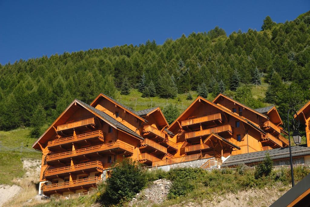 Residence Odalys Le Hameau Et Les Chalets De La Vallee D'Or 瓦卢瓦尔 外观 照片