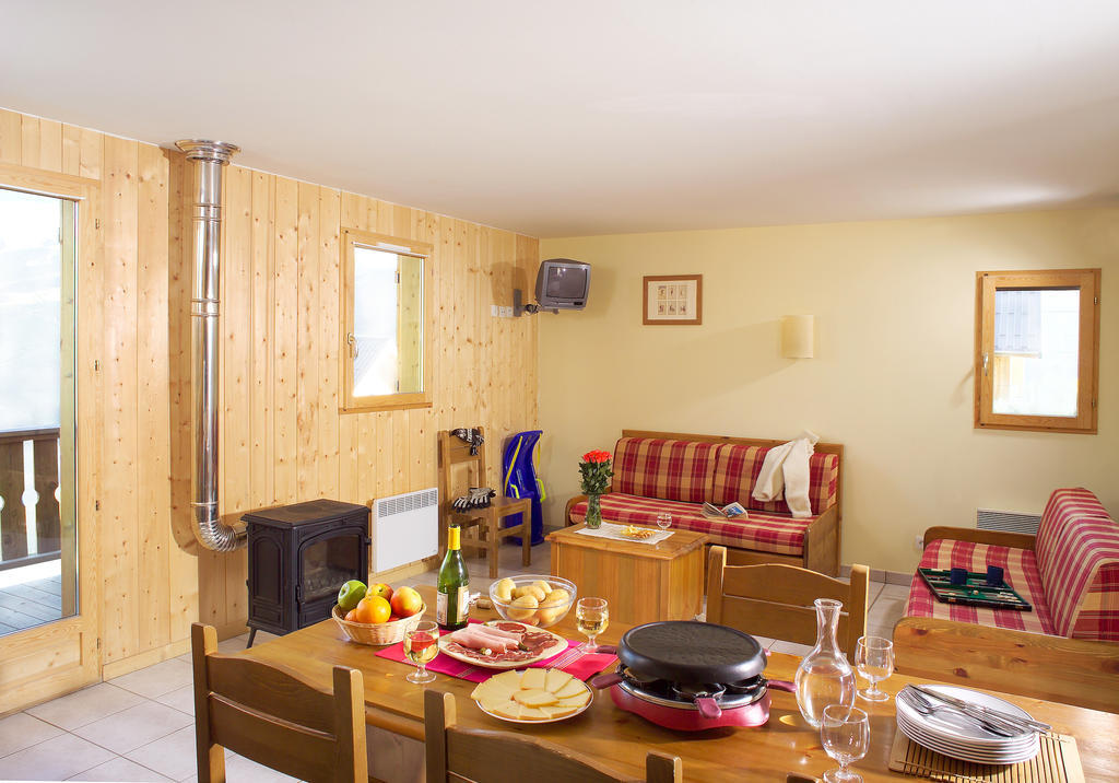Residence Odalys Le Hameau Et Les Chalets De La Vallee D'Or 瓦卢瓦尔 外观 照片