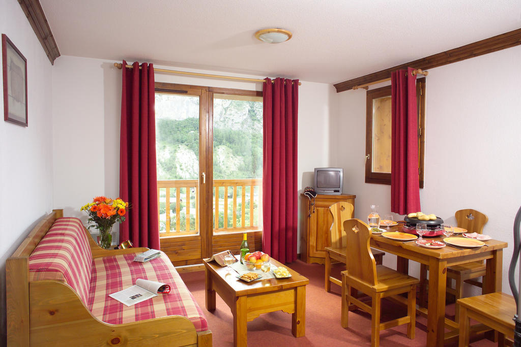 Residence Odalys Le Hameau Et Les Chalets De La Vallee D'Or 瓦卢瓦尔 客房 照片