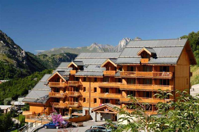 Residence Odalys Le Hameau Et Les Chalets De La Vallee D'Or 瓦卢瓦尔 外观 照片