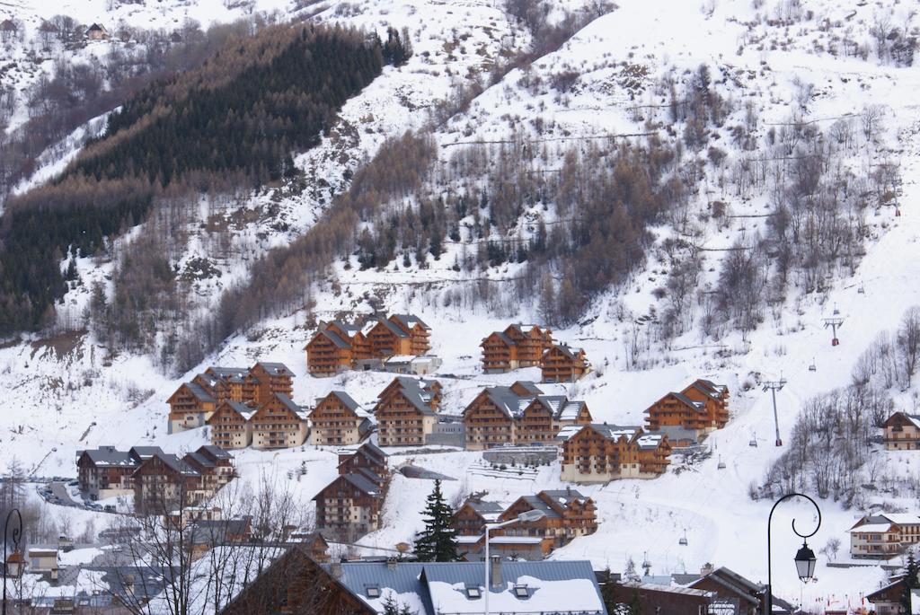 Residence Odalys Le Hameau Et Les Chalets De La Vallee D'Or 瓦卢瓦尔 外观 照片